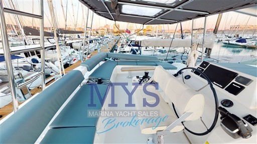 48-DUFOUR-CATAMARANS-10272021_193710