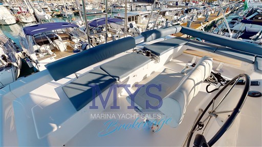 48-DUFOUR-CATAMARANS-10272021_193622