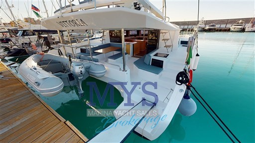48-DUFOUR-CATAMARANS-10172021_122354