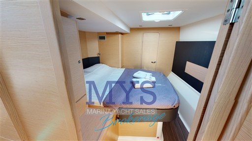 48-DUFOUR-CATAMARANS-10272021_193315