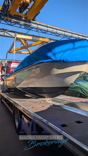 BOSTON WHALER 22' OUTRAGE (21)