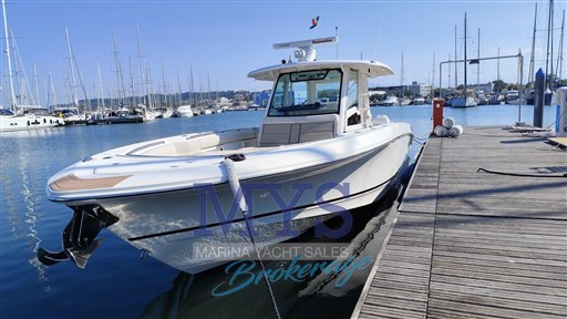 Boston Whaler 380 Outrage (1)