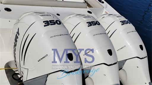 Boston Whaler 380 Outrage (74)