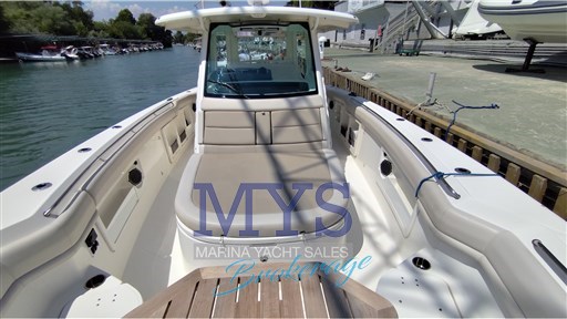 Boston Whaler 380 Outrage (66)