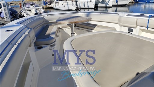 Boston Whaler 380 Outrage (13)