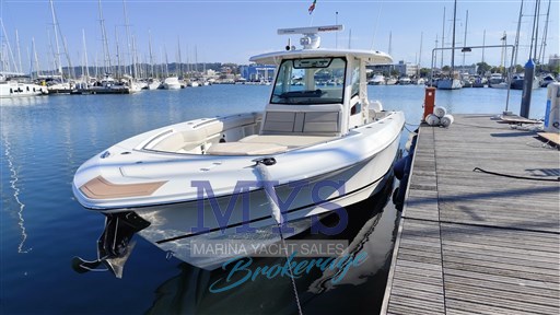 Boston Whaler 380 Outrage (3)