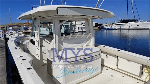 Boston Whaler 380 Outrage (6)