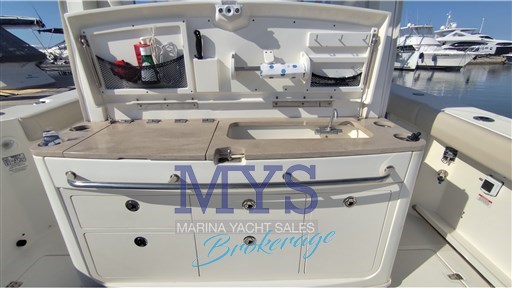 Boston Whaler 380 Outrage (20)