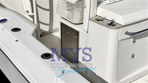 Boston Whaler 380 Outrage (7)