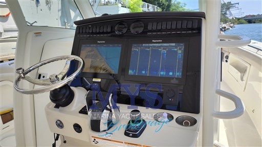 Boston Whaler 380 Outrage (57)