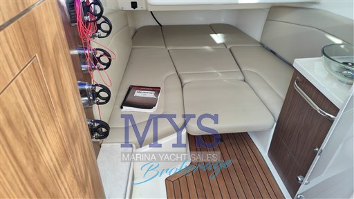 Boston Whaler 380 Outrage (30)