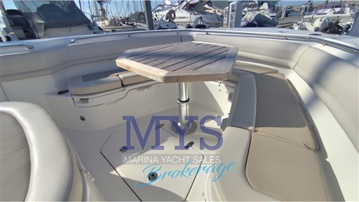 Boston Whaler 380 Outrage (17)