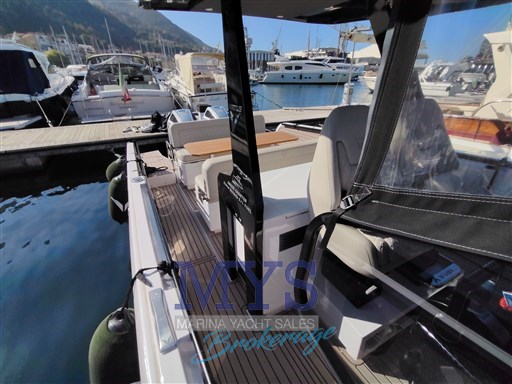Virtue Yachts V10 Top