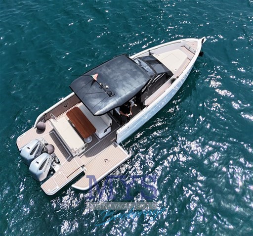 Virtue Yachts V10 Top