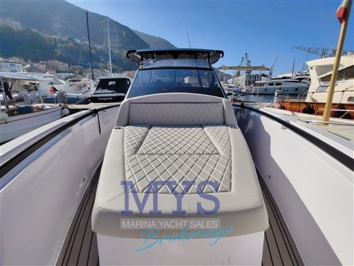 Virtue Yachts V10 Top