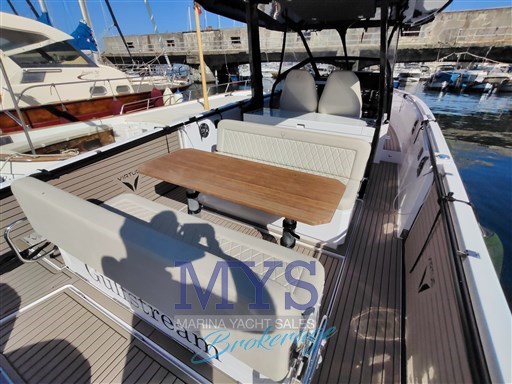 Virtue Yachts V10 Top