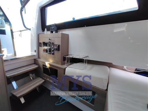 Virtue Yachts V10 Top