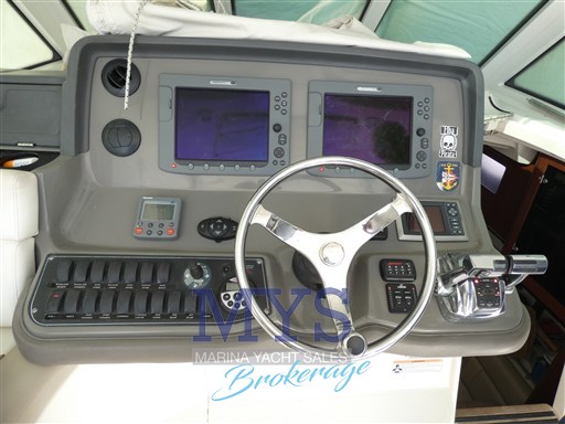 BOSTON WHALER 345 CONQUEST (11)