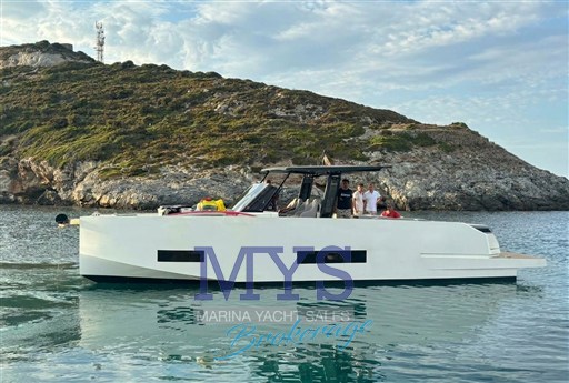 De Antonio Yachts D42 Open