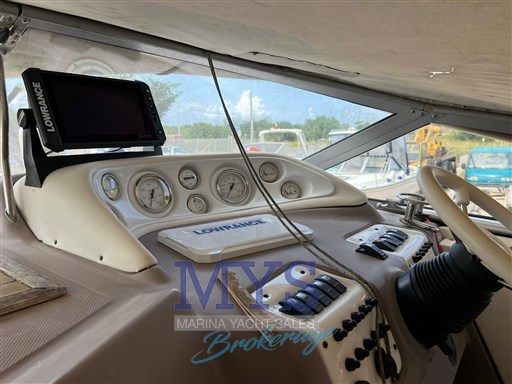 ZONA GUIDA Regal marine Commodore 2665 (12)