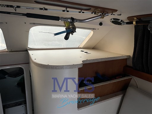 Luhrs 32 Fly (16)