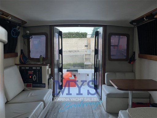 Luhrs 32 Fly (14)