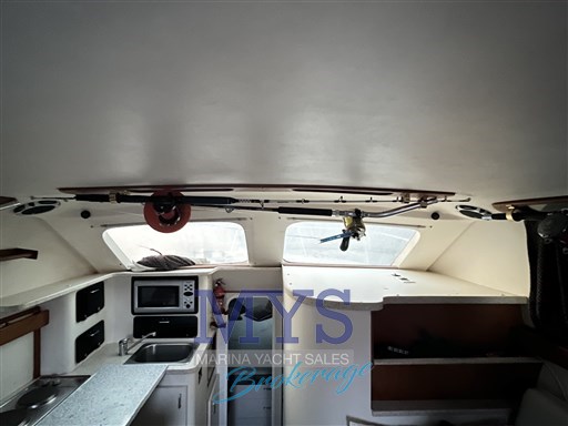 Luhrs 32 Fly (15)