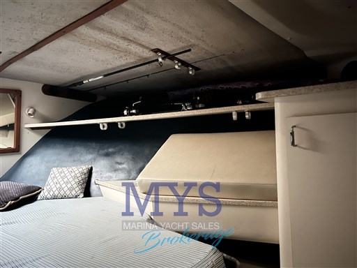 Luhrs 32 Fly (24)