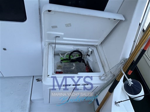 Luhrs 32 Fly (5)