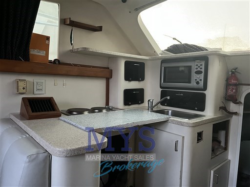 Luhrs 32 Fly (17)