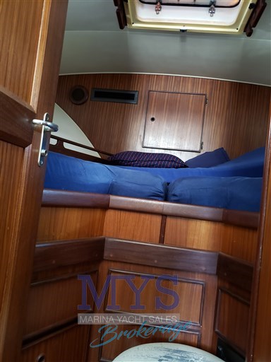 Hatteras 36 Convertible (11)