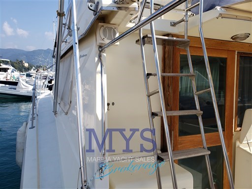 Hatteras 36 Convertible (5)