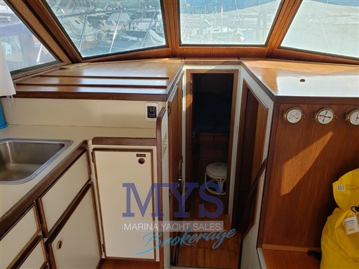 Hatteras 36 Convertible (20)