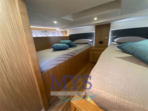 CAYMAN YACHT 400 WA (17)