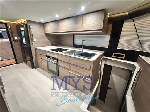 AVENTURA 56 MY (18)
