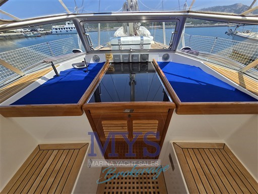 HALLBERG RASSY 48 (40)