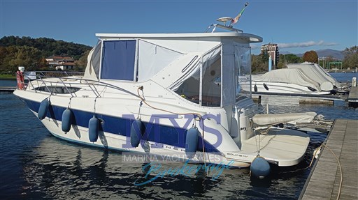 Bayliner 305