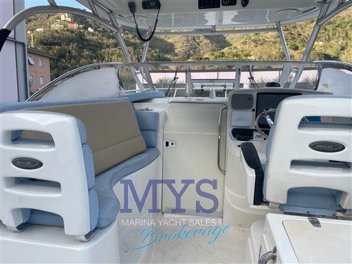 Boston Whaler 305 Conquest (2)