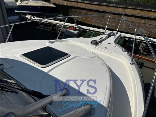 Boston Whaler 305 Conquest (13)
