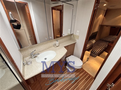 HATTERAS 54 (15)