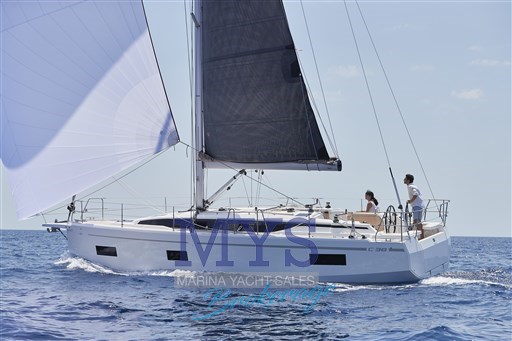 BAVARIA C38 (10)