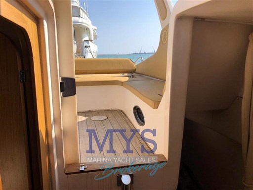 Manò marine 24 50 cabin (16)