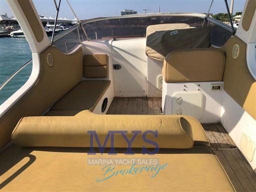 Manò marine 24 50 cabin (3)