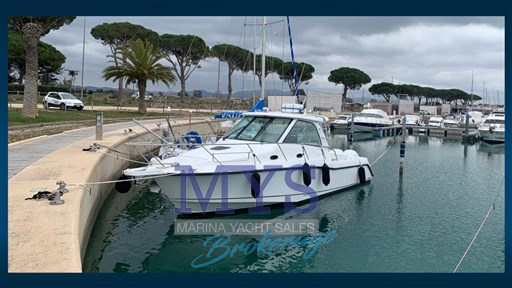 Boston Whaler 345 Conquest (6)