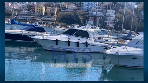 Boston Whaler 345 Conquest (7)
