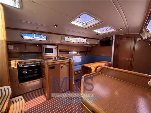 BAVARIA 34' CRUISER (13)