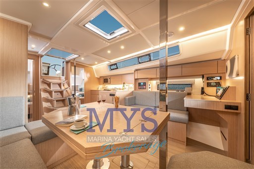 BAVARIA C42 (11)