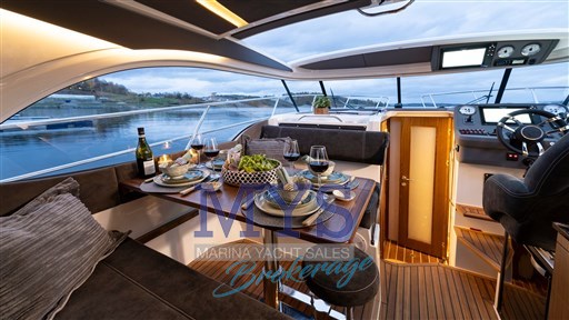 Marex 330 (21)