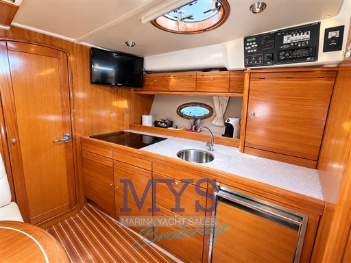 BAVARIA 38 HT (6)