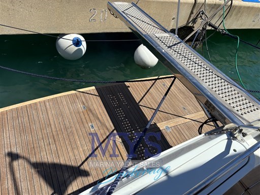 FERRETTI 39FLY